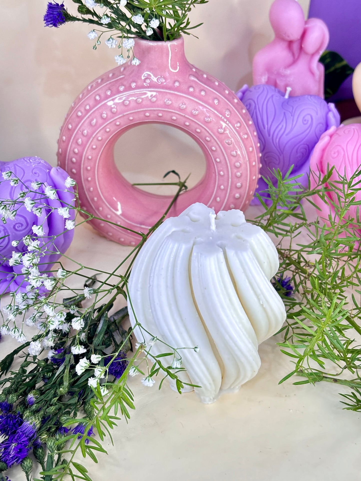 Swirl candle mould