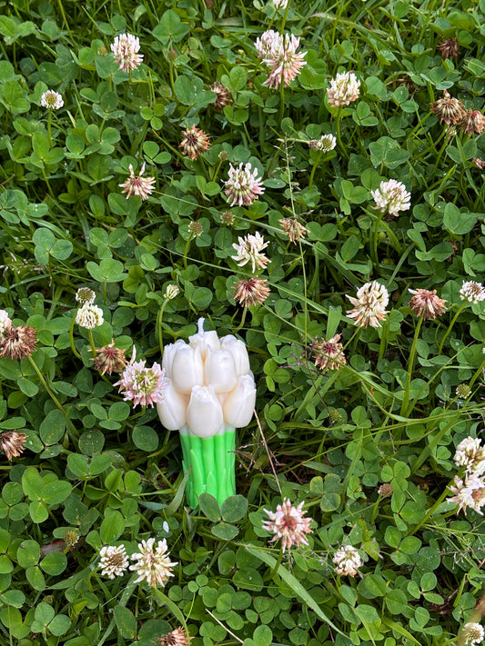 Tulip bouquet candle