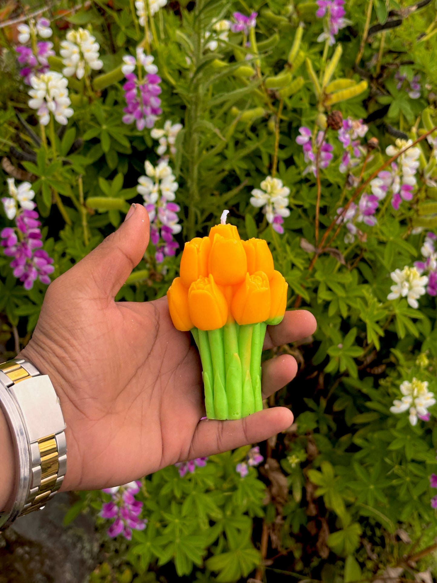 Tulip bouquet candle
