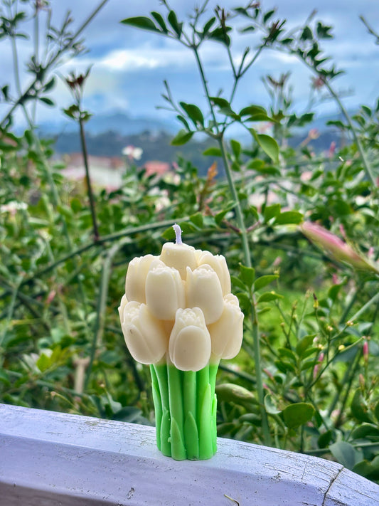 Tulip bouquet candle